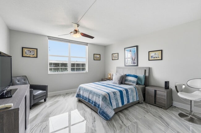 Building Photo - 3450 S Ocean Blvd