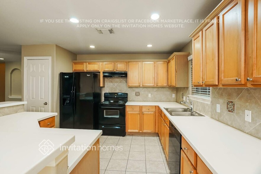 Building Photo - 9139 Prairie Trails Dr