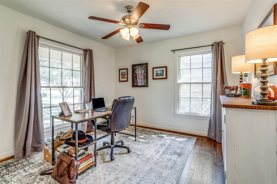 Building Photo - 3732 Seguin Dr