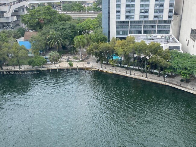 Building Photo - 31 SE 5th St