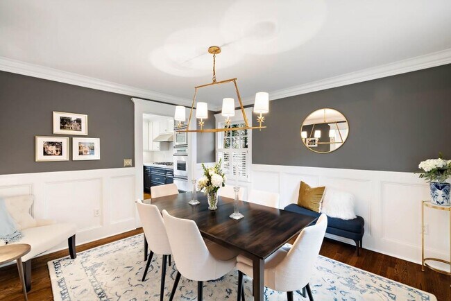 Building Photo - 1737 Barnesdale Way NE