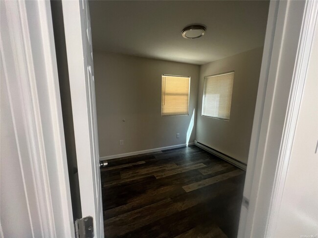 Building Photo - 94 Huguenot Dr