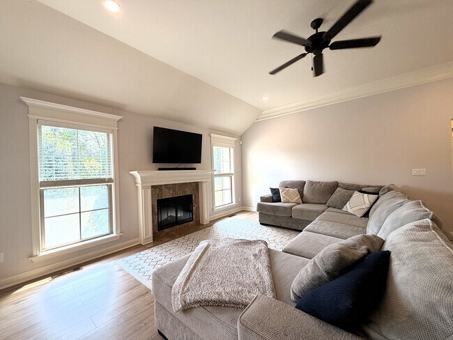 Building Photo - 8123 Autumn Dr
