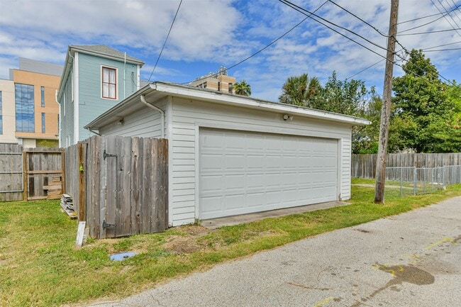 Building Photo - 1121 Market St