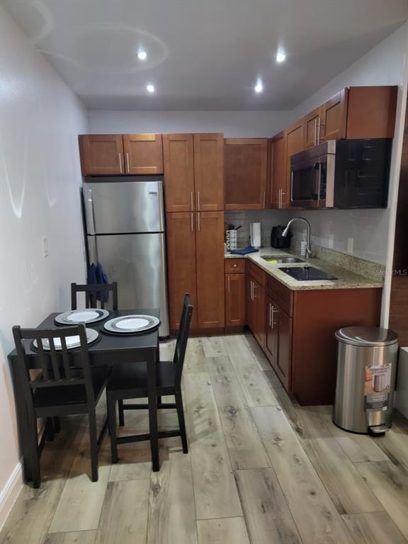 Building Photo - 2302 Rochelle Ave