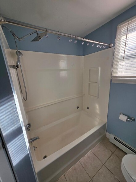 Building Photo - 1066 Bedford St