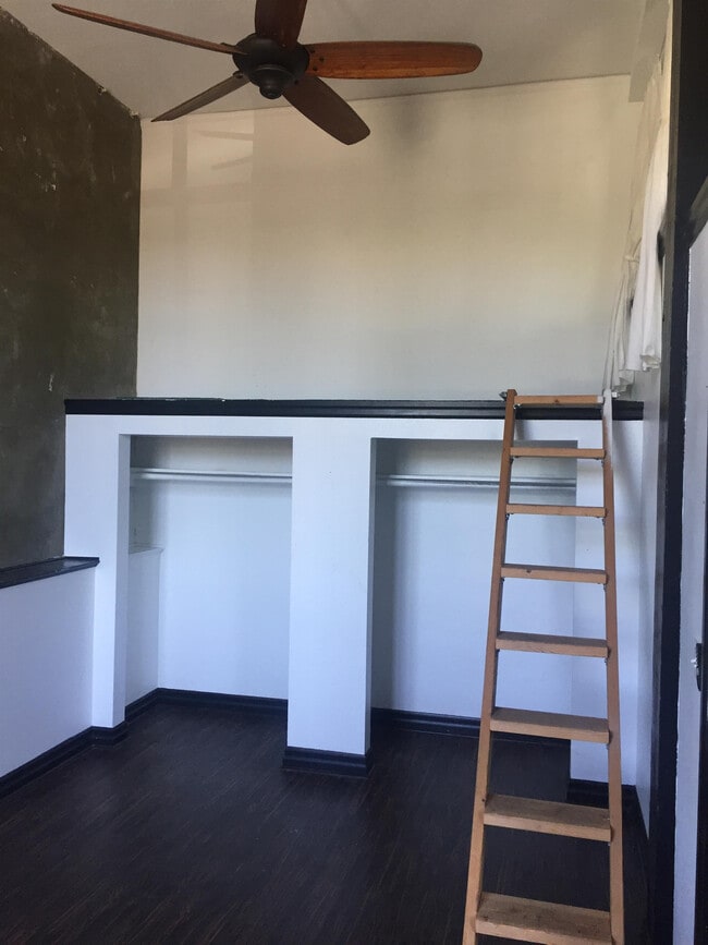 Building Photo - 1011 N Killingsworth St