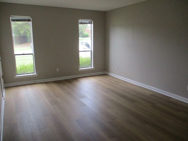 Building Photo - Updated 4 Br brick home in Martinez