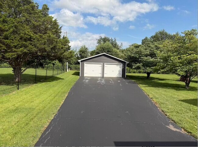 Building Photo - 192 Sandalwood Dr