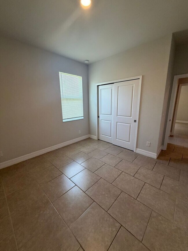 Building Photo - 1031 San Cristobal Ave