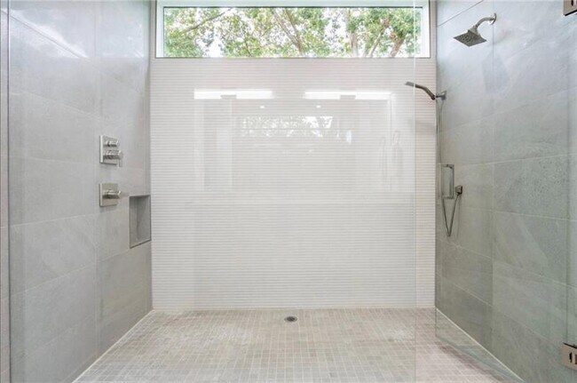 Building Photo - 644 Angier Springs Ct NE
