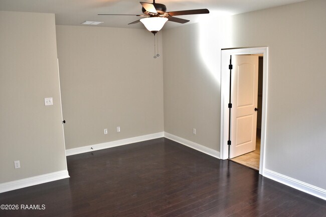 Building Photo - 421 Berg Ct