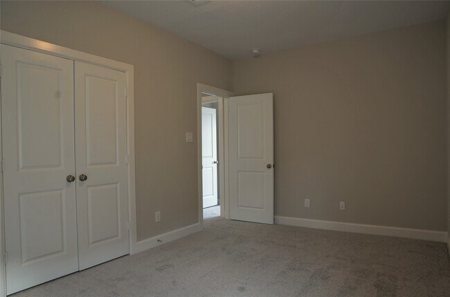 Building Photo - 23834 Pullin Market Dr