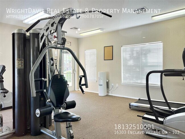 Building Photo - 16303 Enclave Village Dr