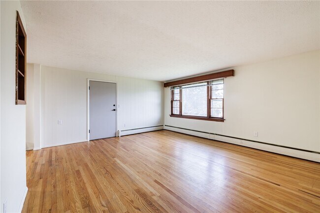Building Photo - 5095 Emerson Rd