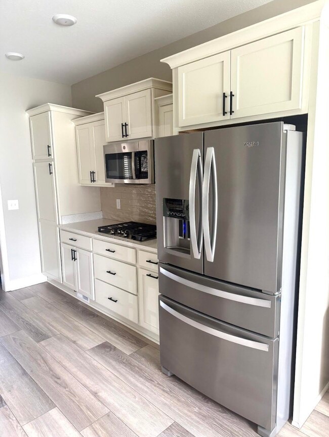 Building Photo - 446 Spiderwort Dr