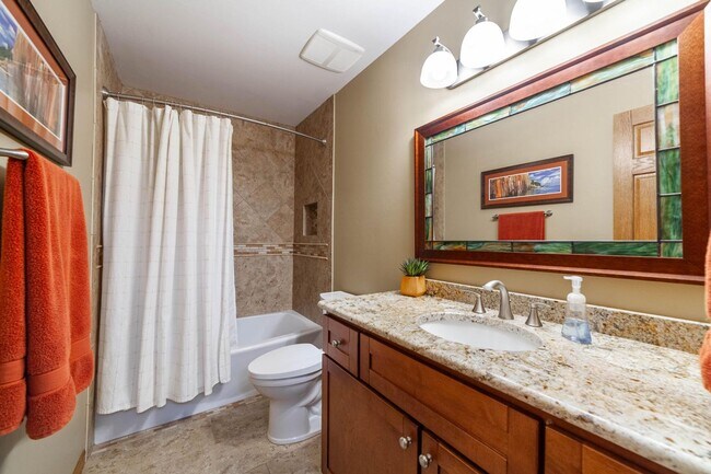 Building Photo - Single Family Home - Available For Rent!