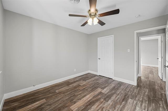 Building Photo - 5421 Greenwood Way