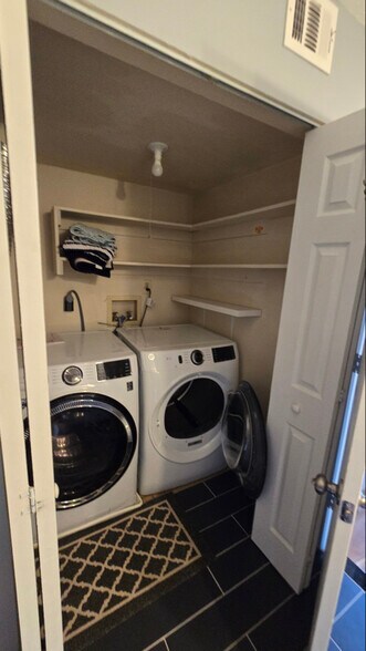 Building Photo - 109 Prosperity Ave SE