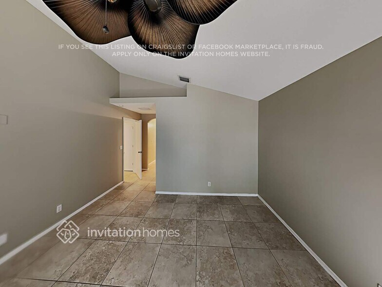 Building Photo - 9651 Vía Emilie