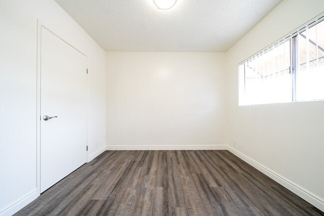 Building Photo - 1466 Bonair Rd