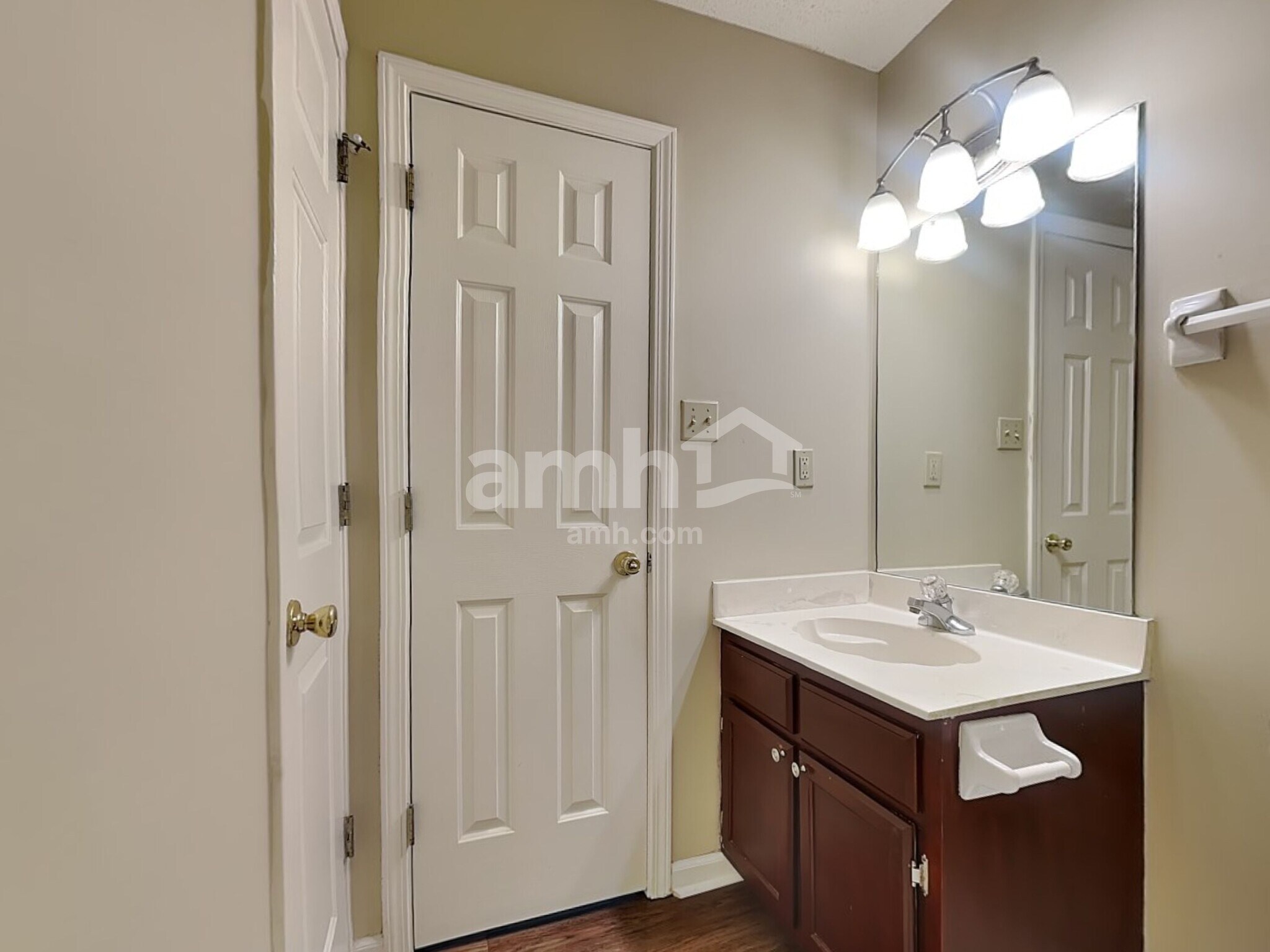 Building Photo - 6556 Brickmont Rd