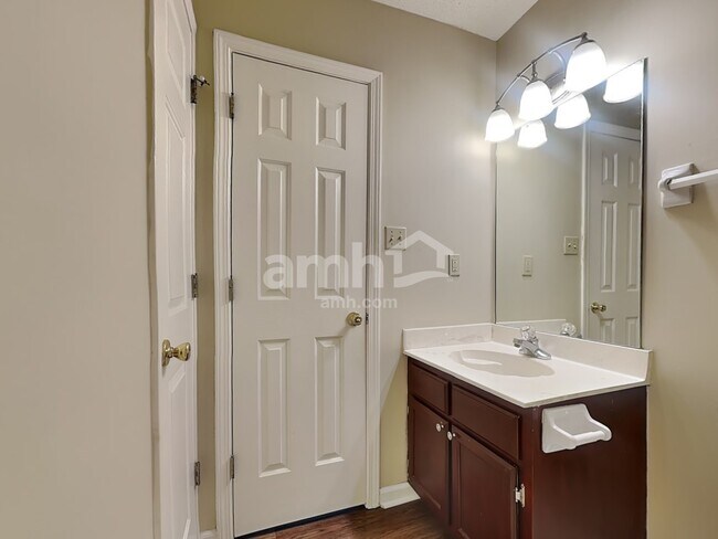 Building Photo - 6556 Brickmont Rd