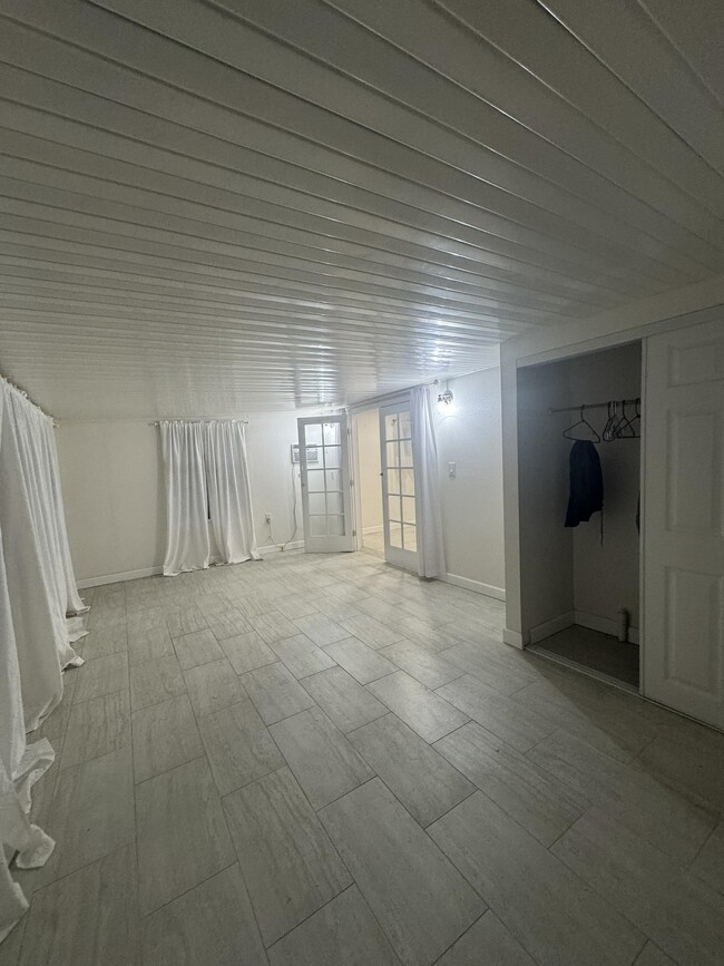 Building Photo - 5116 Sandmound Blvd