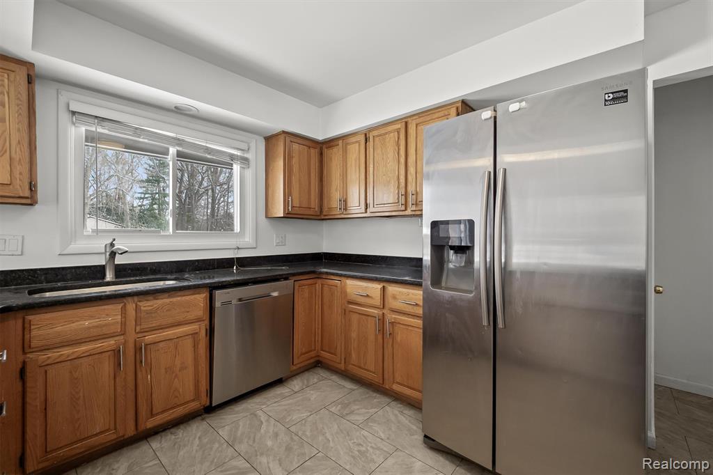 Building Photo - 5570 Forman Dr