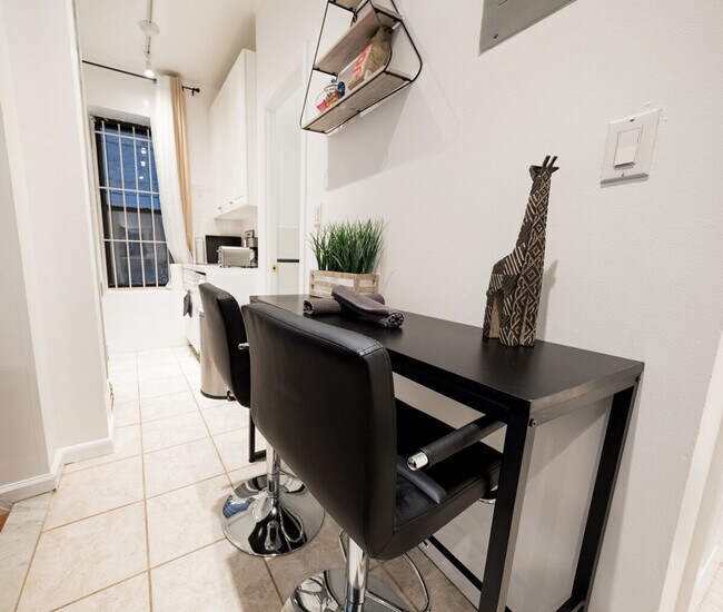 Building Photo - 317 E 75th St