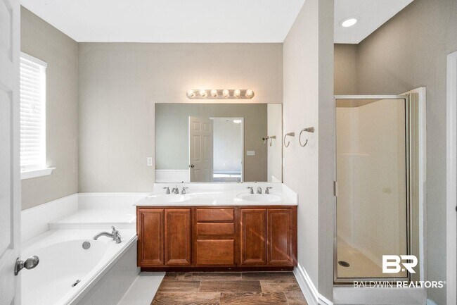 Building Photo - 3216 Bellingrath Dr