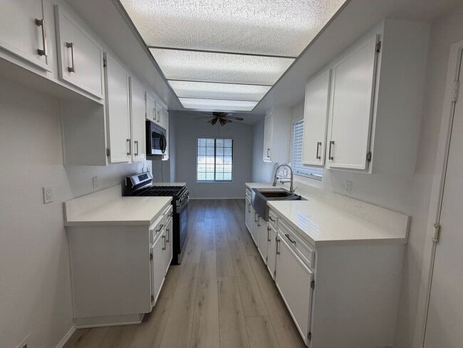 Building Photo - 28244 Encanto Rd