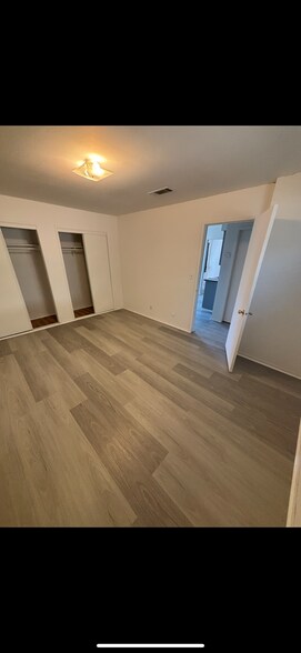 room - 228 W 20th St