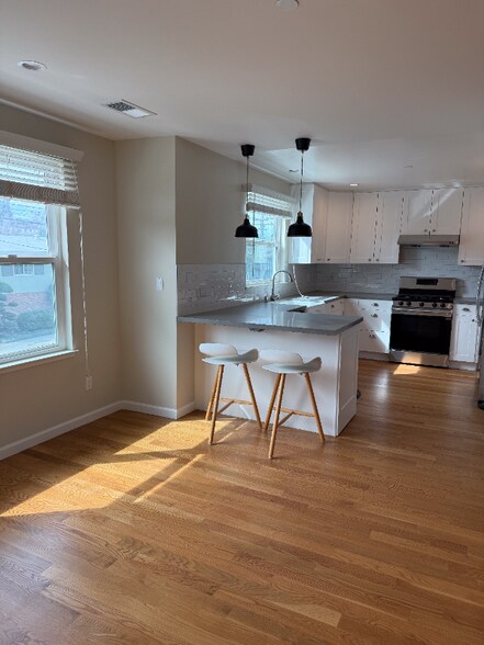 Building Photo - 938 Kearney St