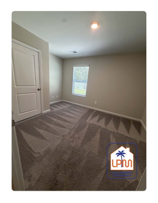 Building Photo - Beautiful and spacious 5-Bedroom Home in Convenient Okatie Location