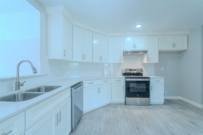 Building Photo - 2714 Flintrock Cir