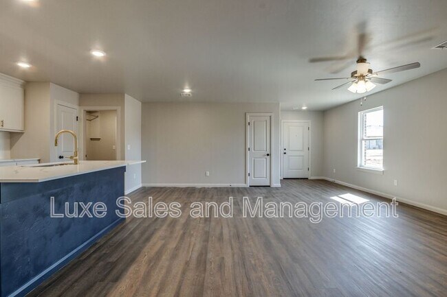 Building Photo - 400 Keiths Wy