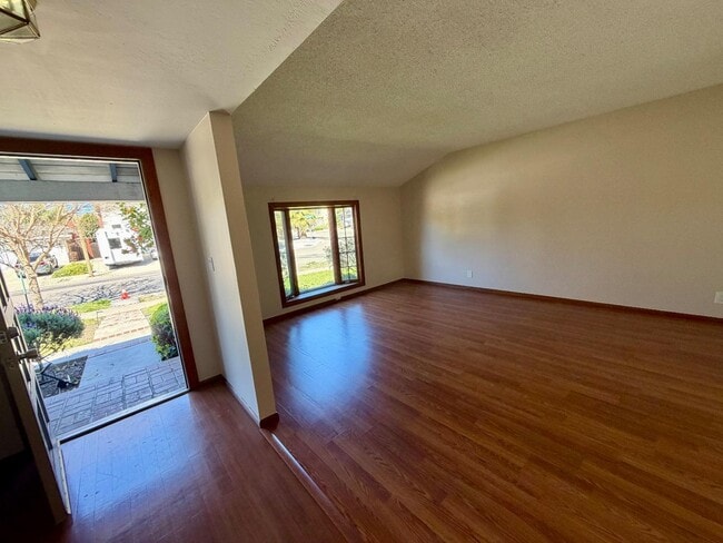 Building Photo - 478 Churchill Park Dr