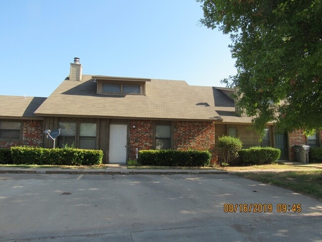Primary Photo - Pet negotiable with home owner approval!