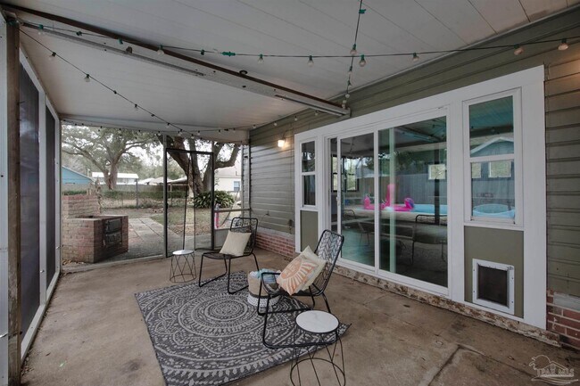 Building Photo - 1111 S Old Corry Field Rd