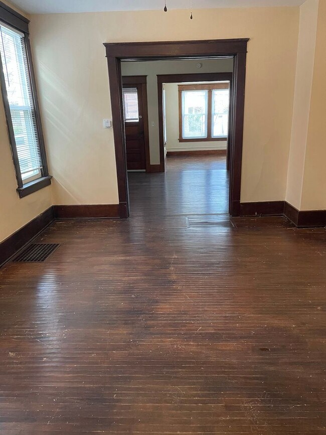 Primary Photo - 917-919 W 7th St