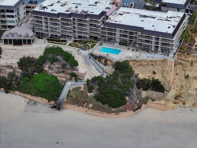 Building Photo - 806 S Sierra Ave