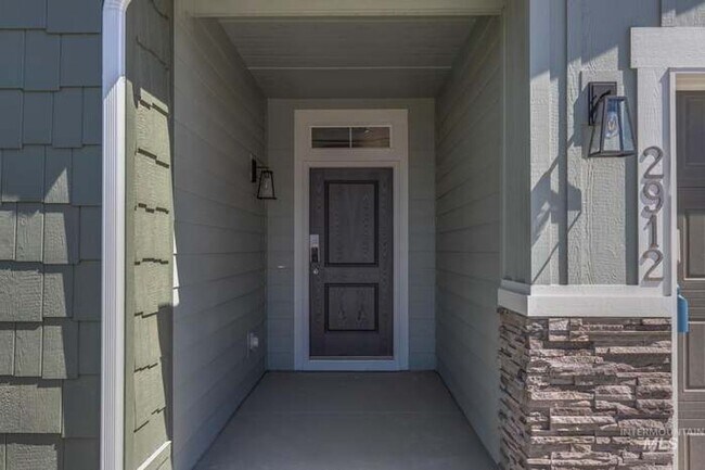 Building Photo - 4 Bed 2 Bath in Meridian with 3 Car Garage