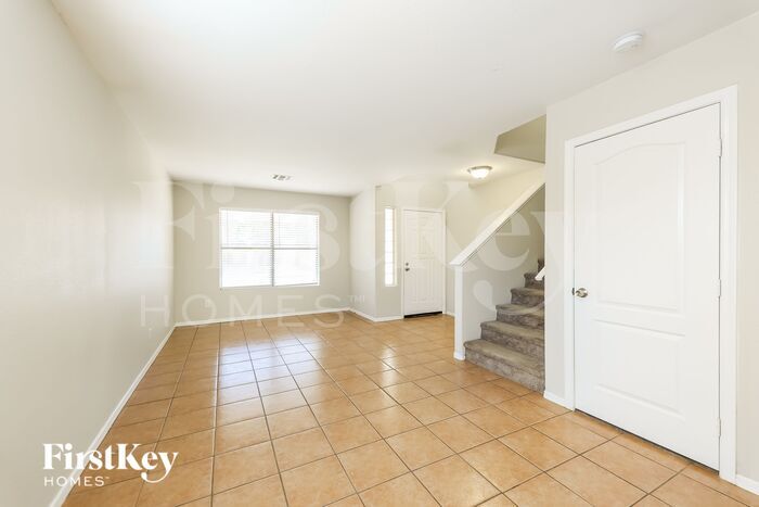 Building Photo - 12922 W Holly St