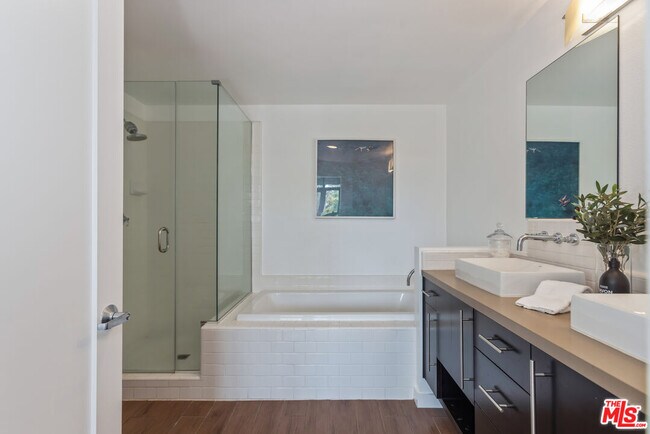 Building Photo - 13045 Pacific Promenade