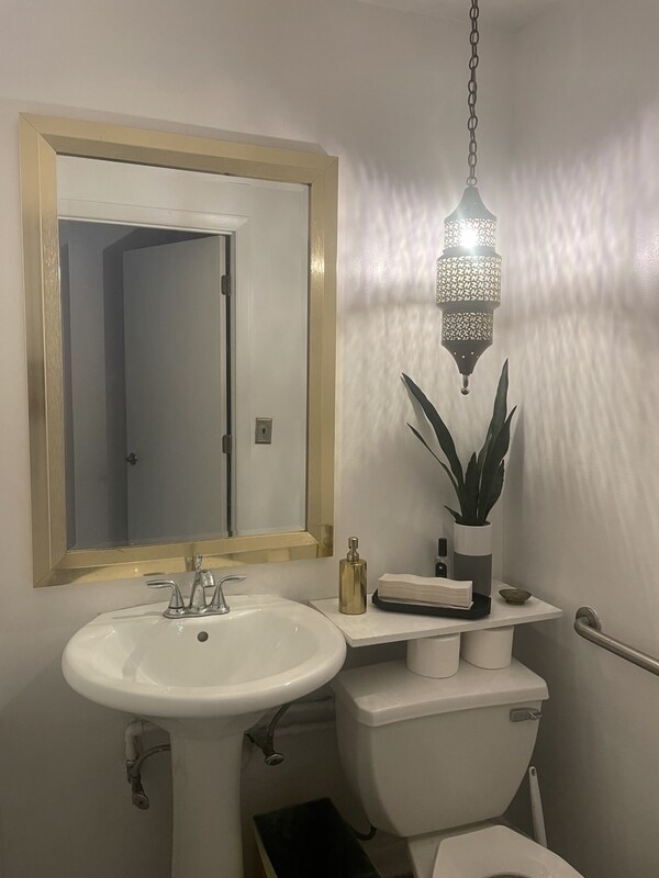 Building Photo - 2510 S MacDill Ave