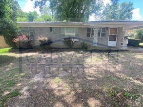 Building Photo - NLR 3 Bedroom Home