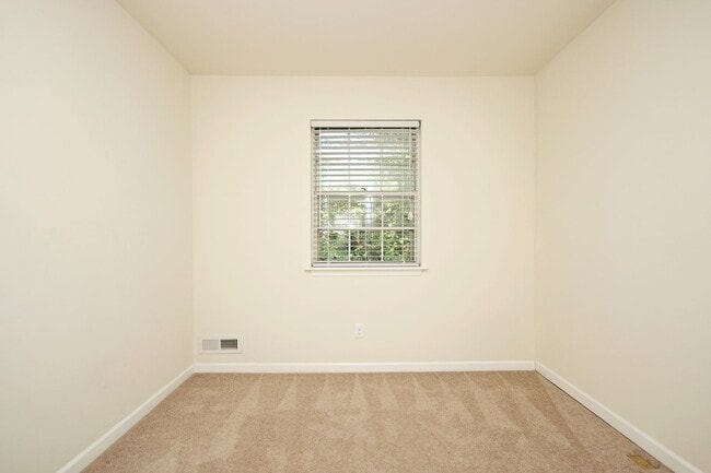 Building Photo - Student & Pet-Friendly Fry's Spring Duplex