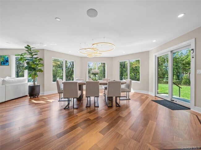 Building Photo - 5 N Hills Rd