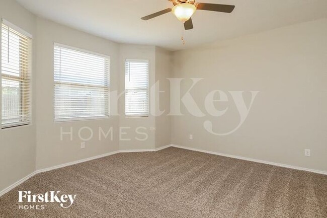Building Photo - 10407 Queensland Way